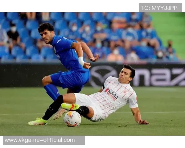 西甲焦点战曼联与那不勒斯战平红牌事件引发全场热议与数据分析