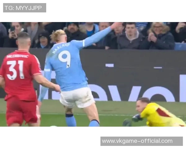 德甲激战曼城逆转利物浦帽子戏法引发争议判罚全场沸腾